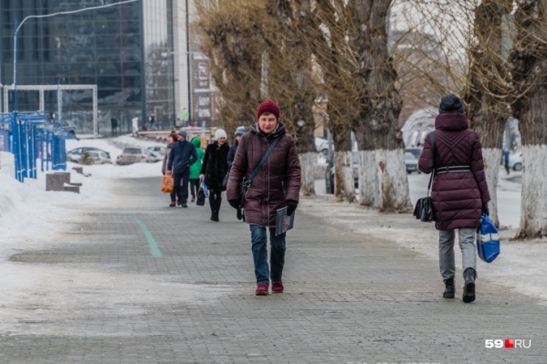 По данным Росстата, за февраль этого года размер средней зарплаты пермяков составил 37,8 тысячи рублей По данным Росстата, за февраль этого года размер средней зарплаты пермяков составил 37,8 тысячи рублей