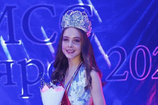 Обладательница гран-при Елизавета Мадянова Обладательница гран-при Елизавета Мадянова
