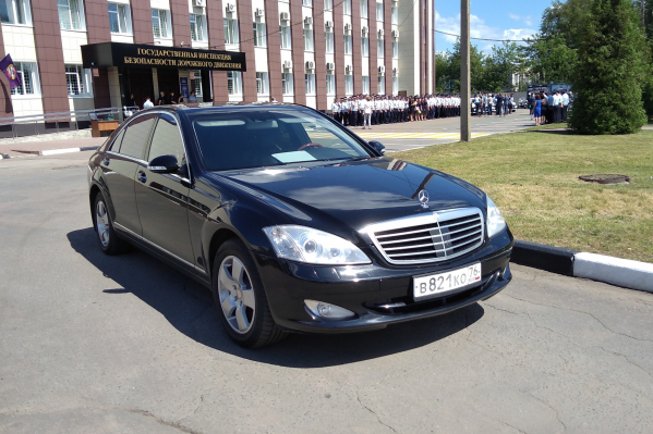 Губернатору и его команде придётся ездить на старых автомобилях, которые уже есть в правительственном автопарке Губернатору и его команде придётся ездить на старых автомобилях, которые уже есть в правительственном автопарке