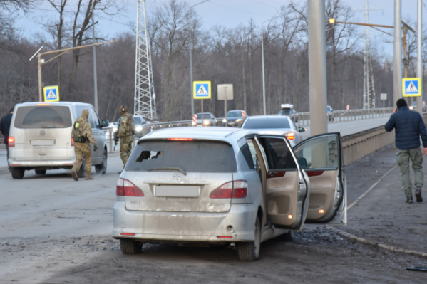 Движение на трассе было несколько часов перекрыто Движение на трассе было несколько часов перекрыто 