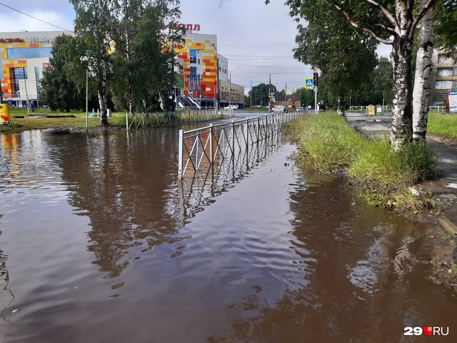 Улица Маяковского частично ушла под воду