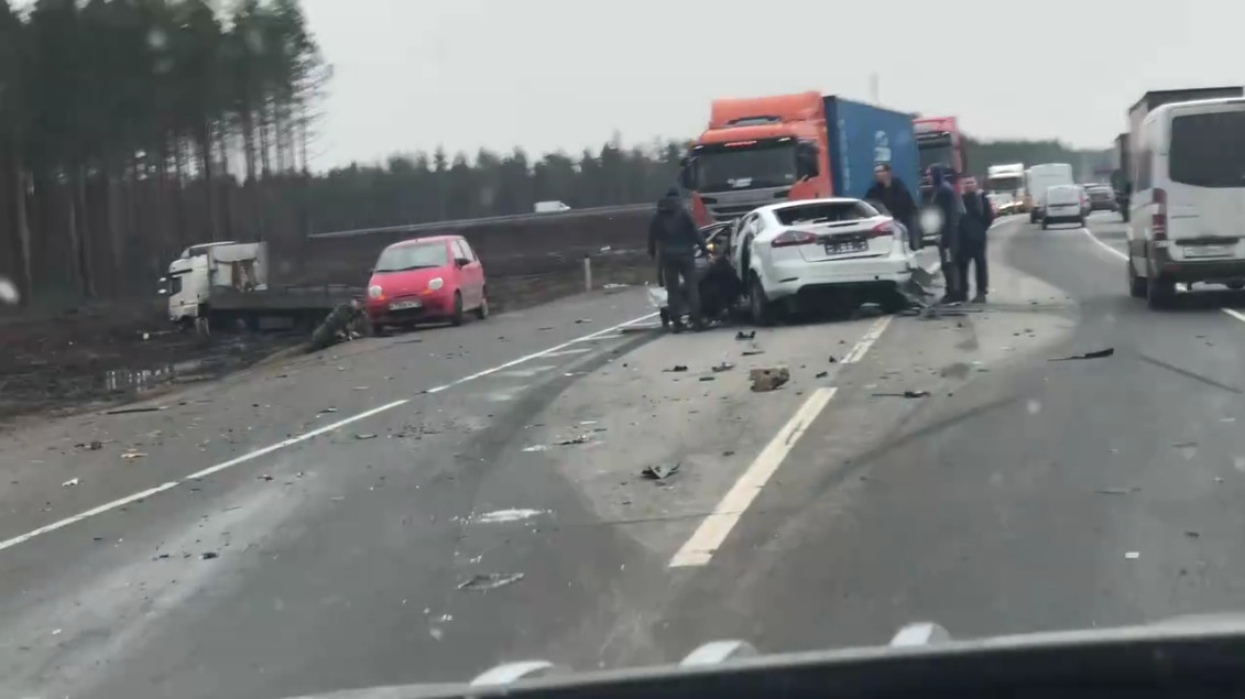 Скриншот из видео в группе <a href="https://vk.com/wall-68471405_12851339" target="_blank" class="_">«ДТП и ЧП | Санкт-Петербург»</a>
