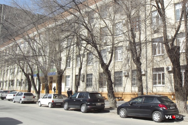 В середине марта мужчина летал в заграничную командировку В середине марта мужчина летал в заграничную командировку