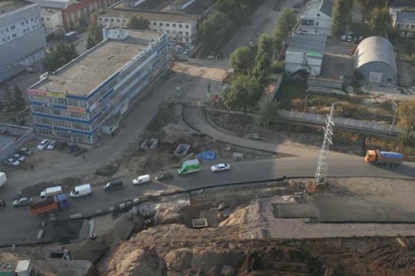 Укладку асфальта планируют завершить в конце октября Укладку асфальта планируют завершить в конце октября