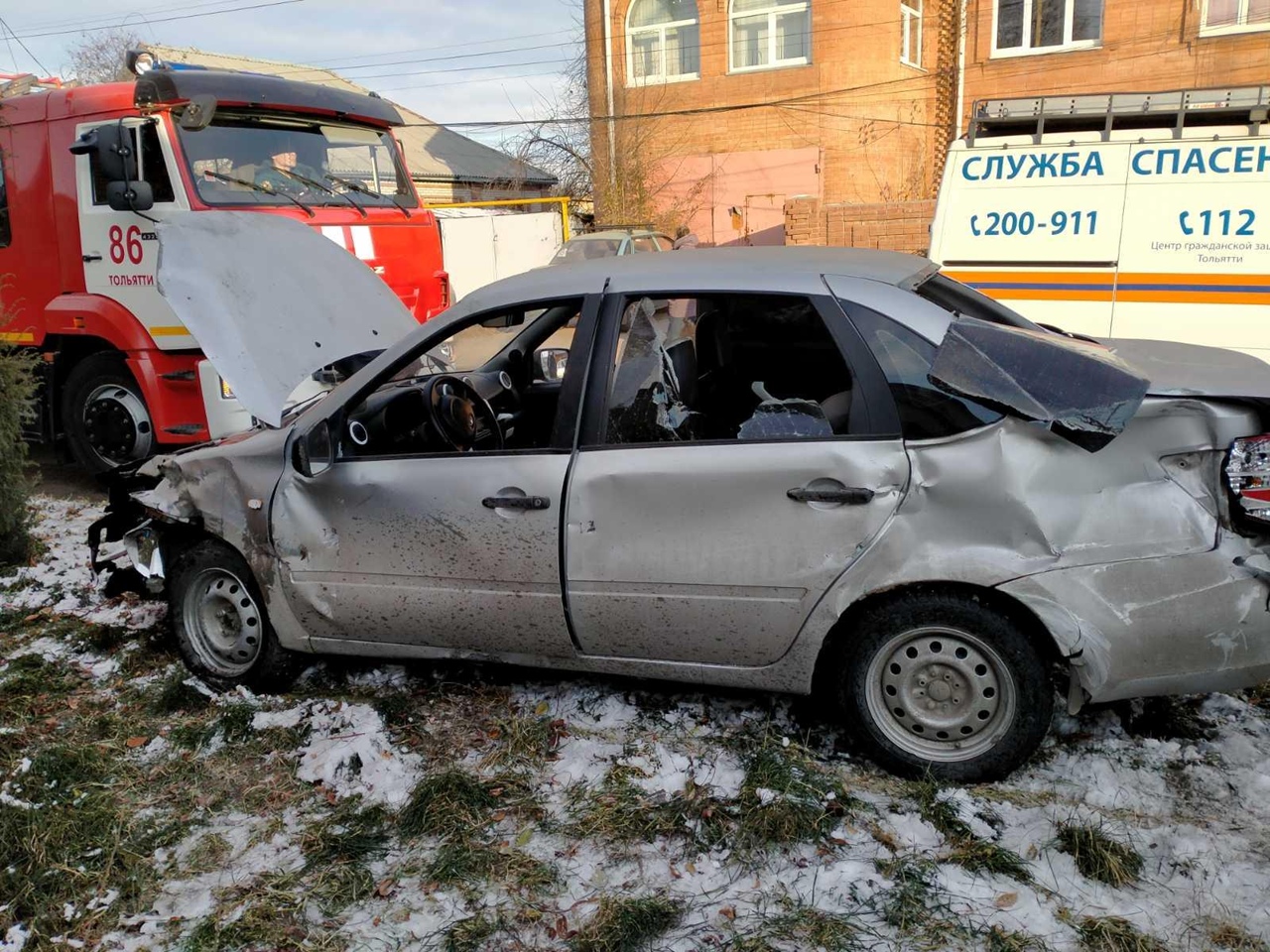 Водитель автомобиля «Лада-Гранта» не пострадал Водитель автомобиля «Лада-Гранта» не пострадал