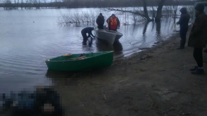 «Нашли перевернутую лодку»: в Самарской области утонули двое рыбаков