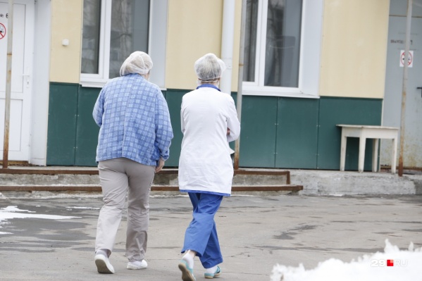 Пациентов с коронавирусом из южных районов области госпитализируют в Котлас или Коряжму Пациентов с коронавирусом из южных районов области госпитализируют в Котлас или Коряжму