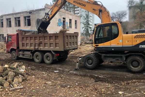 Устаревший детсад пустили под снос Устаревший детсад пустили под снос