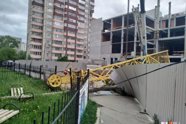 В городе сегодня бушует ураган В городе сегодня бушует ураган