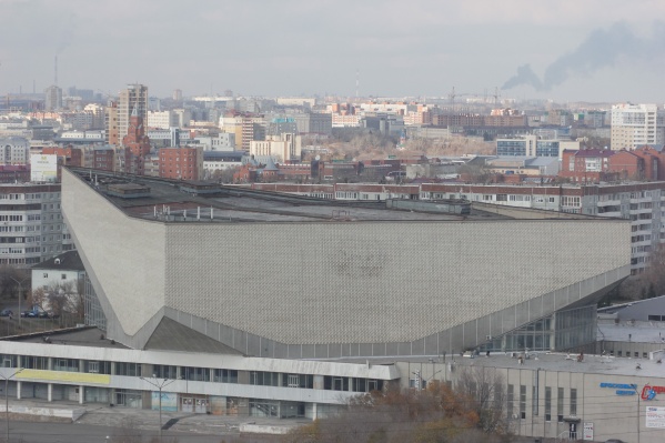 Со временем здание СКК имени Блинова, которое <a href="https://ngs55.ru/news/more/66287656/" target="_blank" class="_">было построено в 1986 году</a>, пришло в удручающее состояние Со временем здание СКК имени Блинова, которое <a href="https://ngs55.ru/news/more/66287656/" target="_blank" class="_">было построено в 1986 году</a>, пришло в удручающее состояние