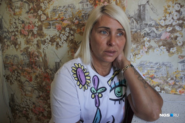Анжелика не может ходить из-за сломанного позвоночника Анжелика не может ходить из-за сломанного позвоночника 