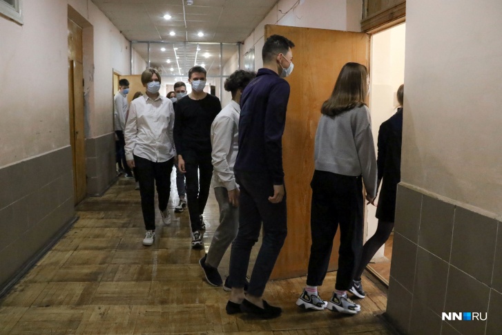 По предварительным данным, которые объявили администраторы группы, большинство родителей проголосовали за различные формы дистанционного обучения (52%). По предварительным данным, которые объявили администраторы группы, большинство родителей проголосовали за различные формы дистанционного обучения (52%).
