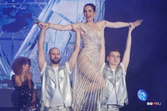 А вот в Перми Наталия Орейро успела выступить, там она была в 2019 году А вот в Перми Наталия Орейро успела выступить, там она была в 2019 году