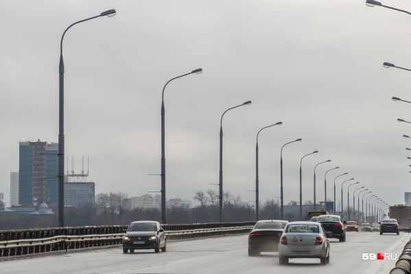 Работать на мосту будут по ночам и в выходные Работать на мосту будут по ночам и в выходные 
