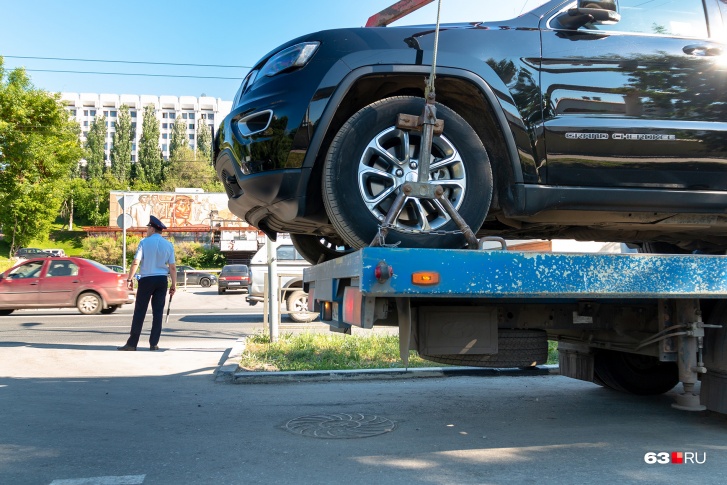 Только эвакуация авто обойдётся в 1900 рублей Только эвакуация авто обойдётся в 1900 рублей