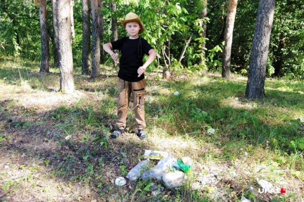 Этот лес за спиной Матвея посадил его прадед Этот лес за спиной Матвея посадил его прадед