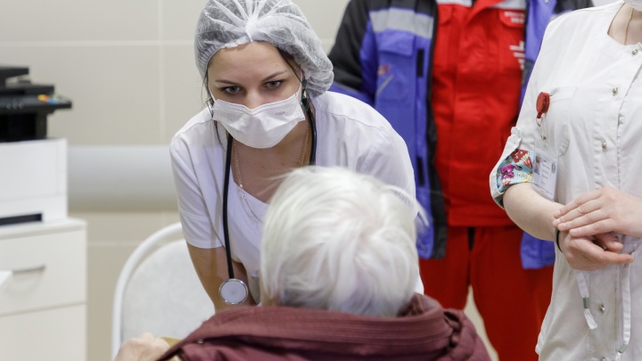 В России умерли 12 человек с коронавирусом. Объясняем почему