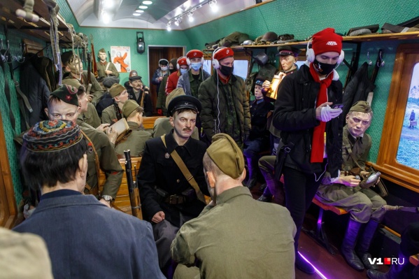 Несколько десятков школьников смогли побывать в уникальном поезде Несколько десятков школьников смогли побывать в уникальном поезде
