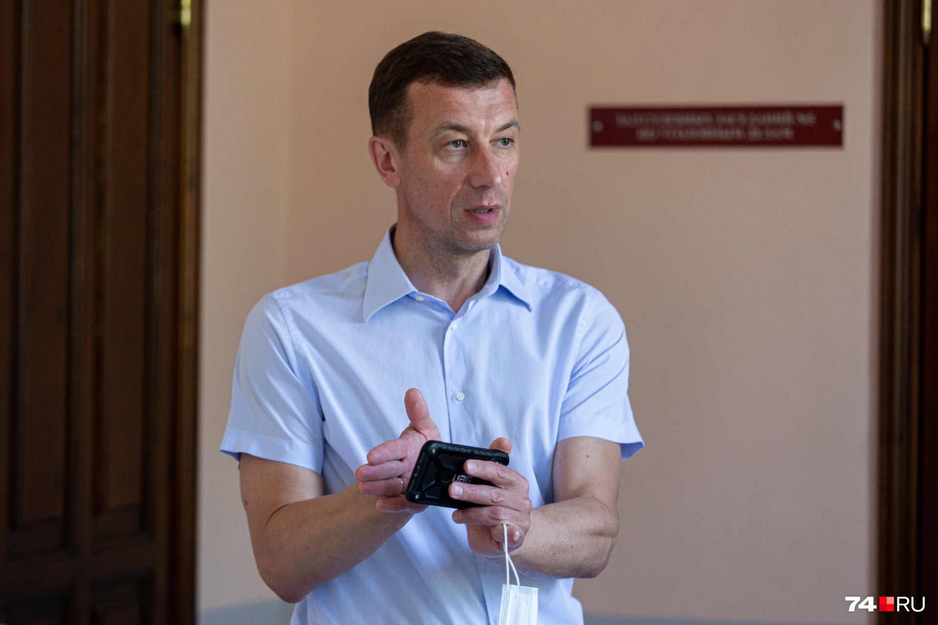 После столкновения автомобили встали на обочине перпендикулярно трассе, показывает Николай Шиманович После столкновения автомобили встали на обочине перпендикулярно трассе, показывает Николай Шиманович