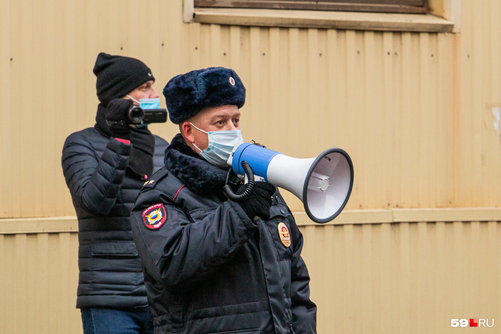 Полицейские предупредили о необходимости соблюдать дистанцию Полицейские предупредили о необходимости соблюдать дистанцию