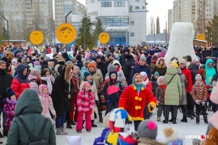 Скопление народа в одном месте является опасным Скопление народа в одном месте является опасным