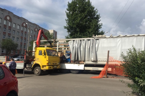 В августе в больницу доставили оборудование для замены 4 лифтов в хирургическом и лечебном корпусах. На закупку потратили 15 миллионов рублей В августе в больницу доставили оборудование для замены 4 лифтов в хирургическом и лечебном корпусах. На закупку потратили 15 миллионов рублей