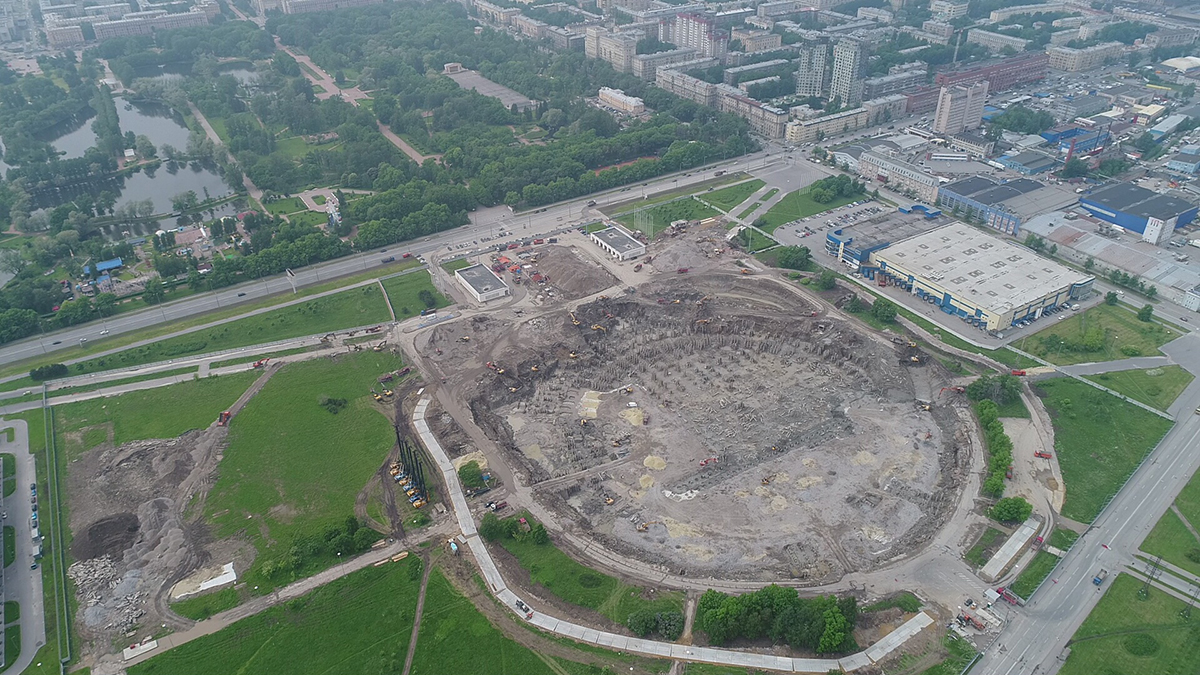 Что сейчас на месте. СКК Петербургский сейчас. Стадион СКК Петербургский. СКК стройка 2022. Стройка котлован.