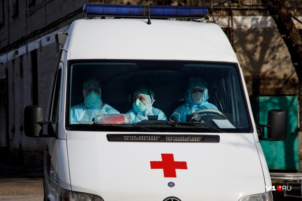 Число больных продолжает стремительно расти Число больных продолжает стремительно расти