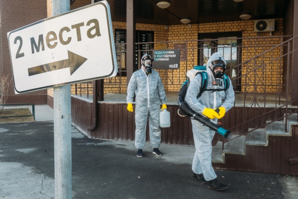 Восемь человек, перенесших коронавирус, выписали из больницы Восемь человек, перенесших коронавирус, выписали из больницы