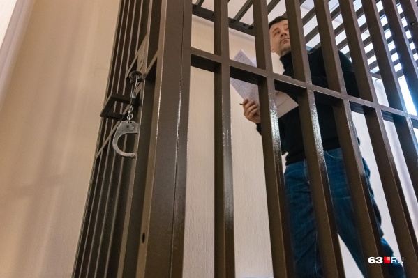 Дело Дмитрия Сазонова — бывшего замначальника регионального управления Росгвардии — стало самым резонансным за последние несколько лет. Экс-силовика признали виновным в крышевании ЧОПов Дело Дмитрия Сазонова — бывшего замначальника регионального управления Росгвардии — стало самым резонансным за последние несколько лет. Экс-силовика признали виновным в крышевании ЧОПов