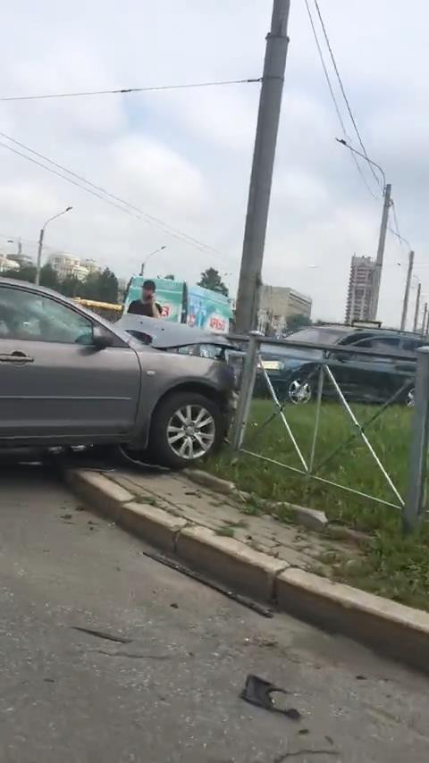 Скриншот видео из группы <a href="https://vk.com/wall-68471405_13315377" target="_blank" class="_">«ДТП и ЧП | Санкт-Петербург»</a>