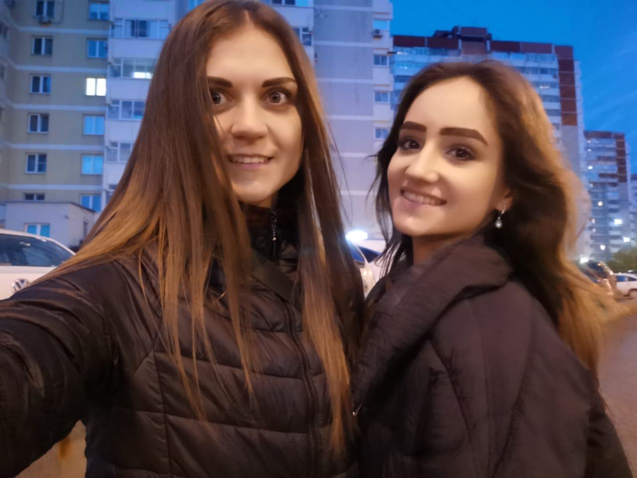 Екатерина с двоюродной сестрой Галиной Екатерина с двоюродной сестрой Галиной