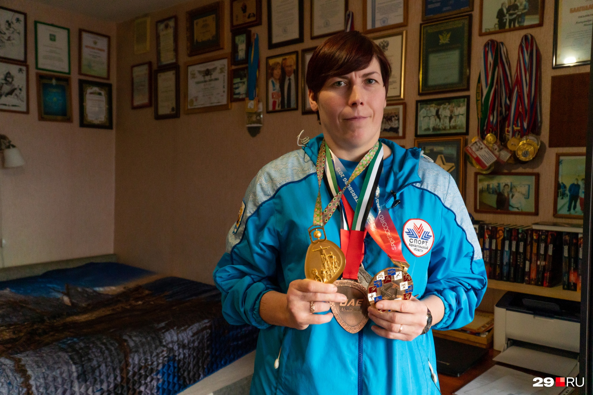 Въехав в служебную квартиру, Александра сделала там ремонт: вставила новые окна, поменяла входную дверь Въехав в служебную квартиру, Александра сделала там ремонт: вставила новые окна, поменяла входную дверь