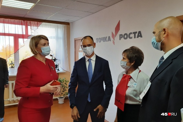 По мнению Дмитрия Глушко, «Точки роста» помогут заинтересовать школьников и общеобразовательными предметами По мнению Дмитрия Глушко, «Точки роста» помогут заинтересовать школьников и общеобразовательными предметами