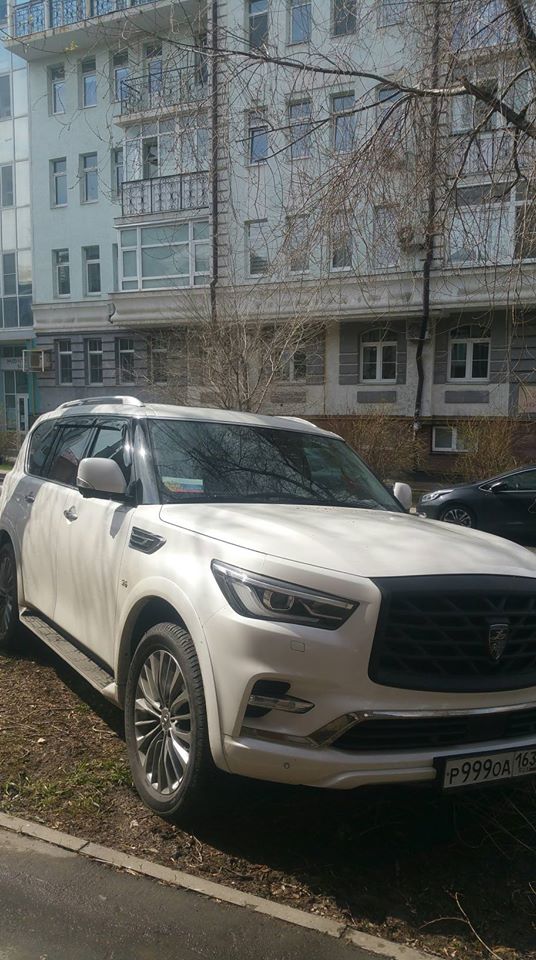 Водитель заботливо оставил свою визитку на лобовом стекле Водитель заботливо оставил свою визитку на лобовом стекле