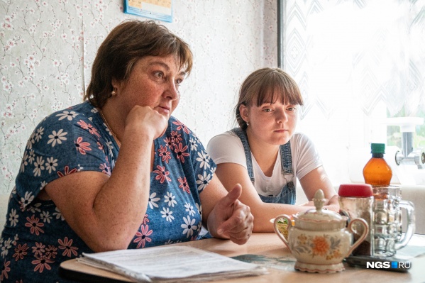 Так вышло, что Ольга Чипенко (слева) взяла шефство над сиротой Марией Степановой Так вышло, что Ольга Чипенко (слева) взяла шефство над сиротой Марией Степановой 