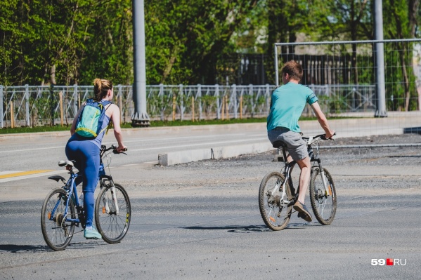 Весной на улицах Перми много велосипедистов Весной на улицах Перми много велосипедистов
