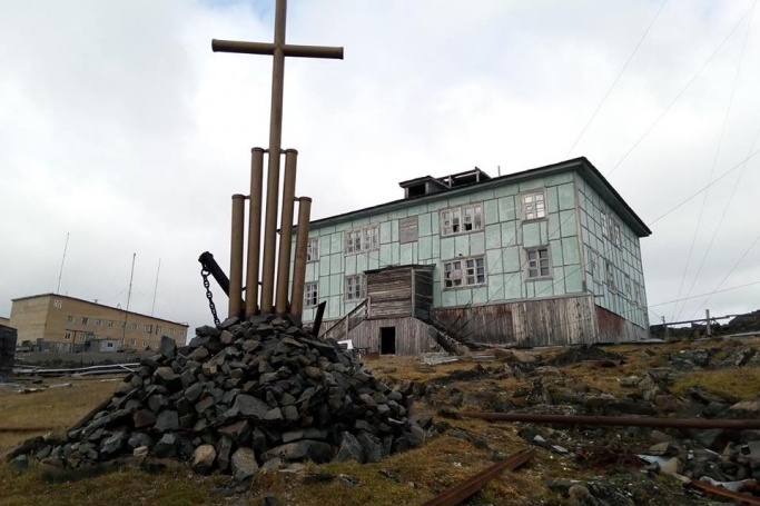 На Диксоне сейчас живут 250 человек На Диксоне сейчас живут 250 человек