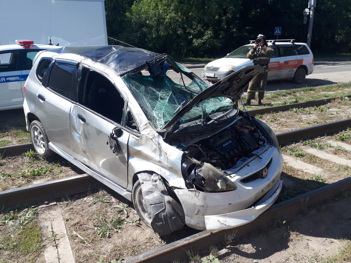 Автомобиль получил серьезные повреждения Автомобиль получил серьезные повреждения