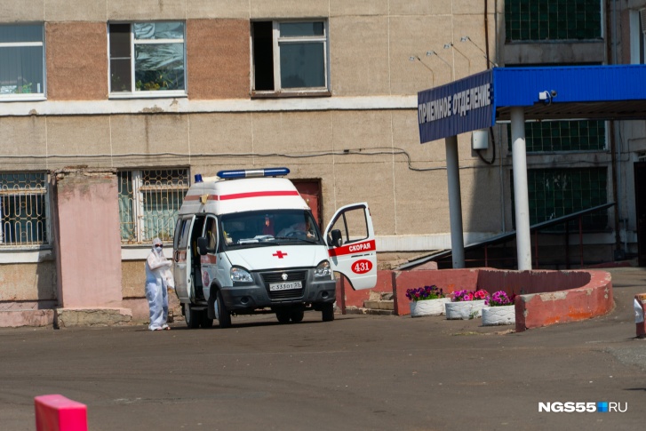 Поликлиники будут обслуживать неотложные вызовы только в рабочие часы Поликлиники будут обслуживать неотложные вызовы только в рабочие часы