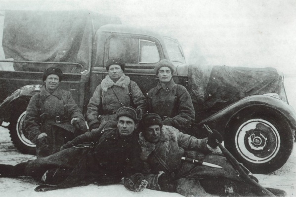 Георгий Михайлович по центру слева. Декабрь 1941 года, члены военного трибунала 44-й отдельной стрелковой бригады Георгий Михайлович по центру слева. Декабрь 1941 года, члены военного трибунала 44-й отдельной стрелковой бригады