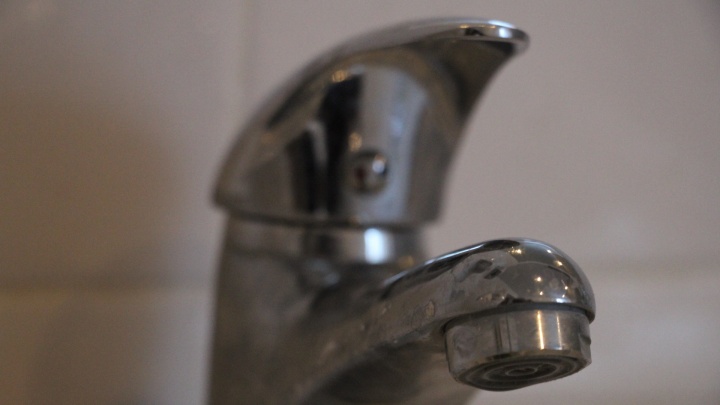 Прокуратура проведет проверку по жалобам на качество питьевой воды в Новокузнецке