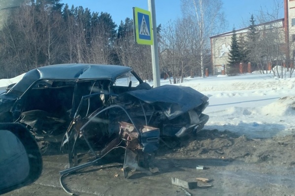 Сейчас автомобили по-прежнему находятся на месте ДТП Сейчас автомобили по-прежнему находятся на месте ДТП 