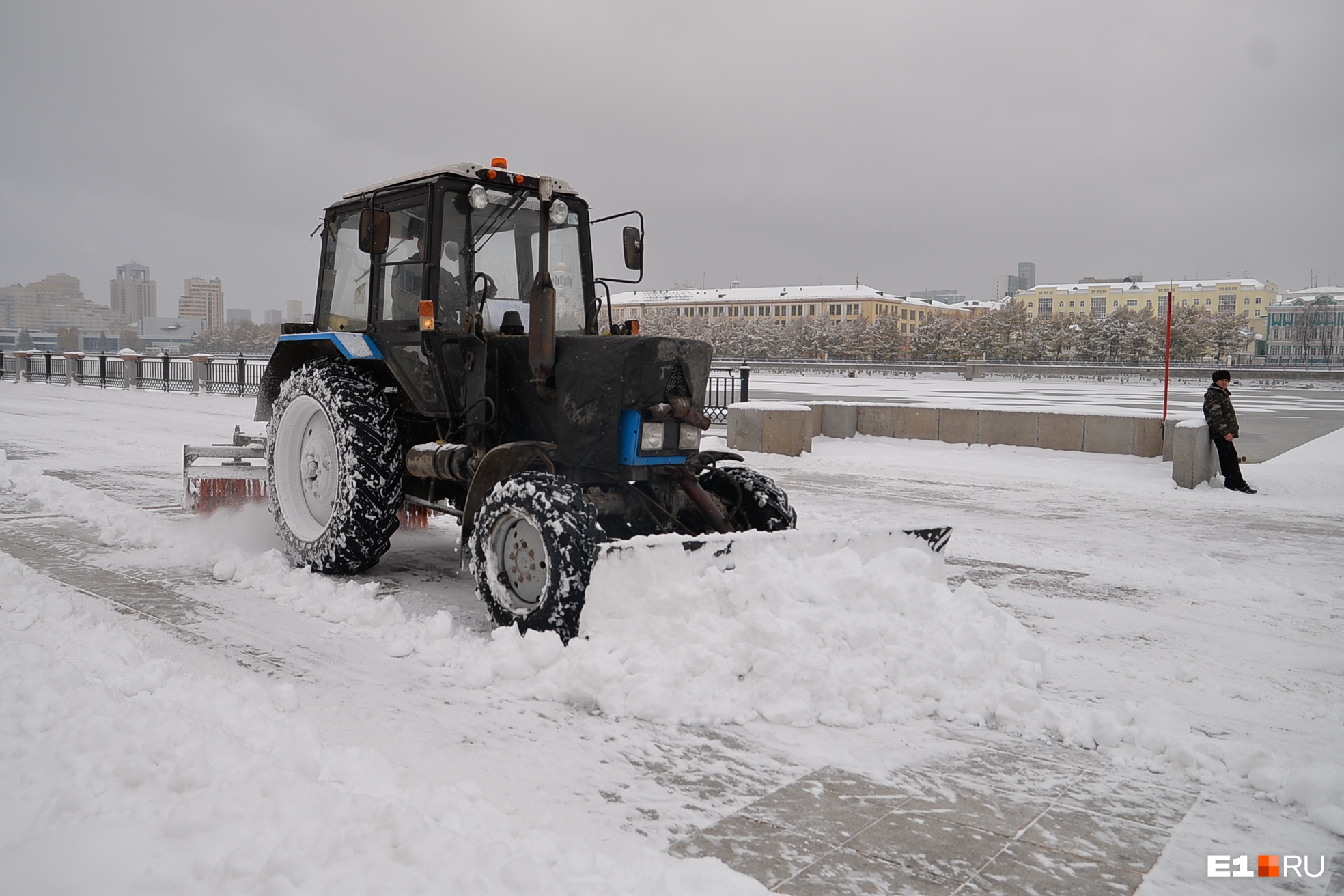 Почему снег не плавят, а вывозят за город? Простое объяснение мэра Екатеринбурга
