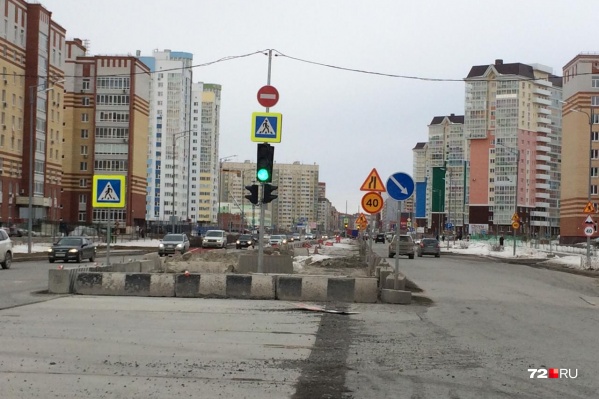 Водители жалуются на пробки в час пик Водители жалуются на пробки в час пик