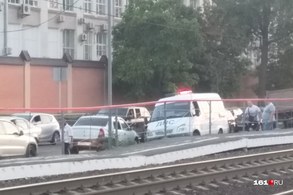 Грузовик сбил девочку на пешеходном переходе Грузовик сбил девочку на пешеходном переходе