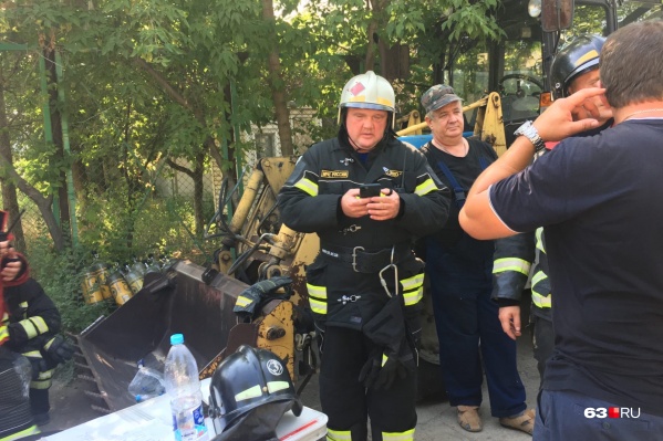 Олег Бойко сообщил, что на место пожара вызвали авиацию МЧС Олег Бойко сообщил, что на место пожара вызвали авиацию МЧС