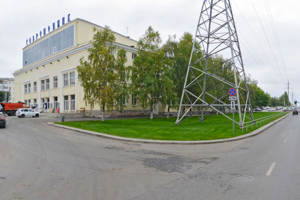 Объезд организуют по дублерам улицы в оба направления<br> Объезд организуют по дублерам улицы в оба направления<br>