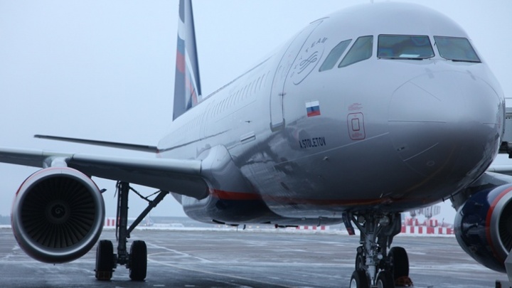 Вылет самолета из Челябинска в Москву отменили из-за поломки шасси