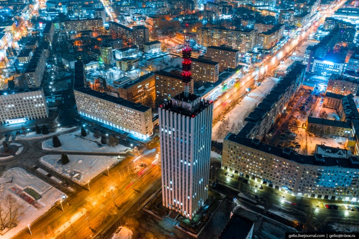 24-этажка на площади Ленина построена в 1983 году